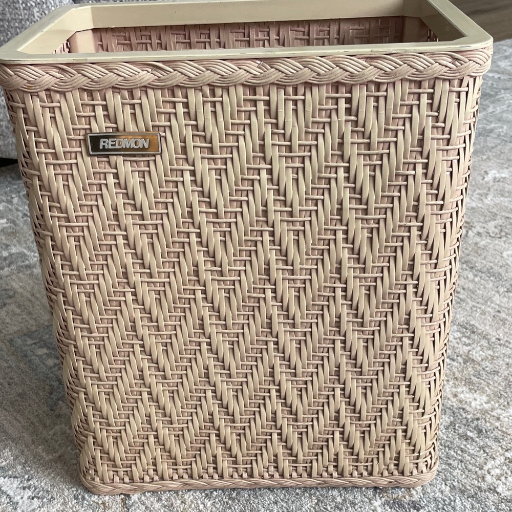 VTG Redmon Wicker Trash Can